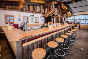 Alm Lounge Bar